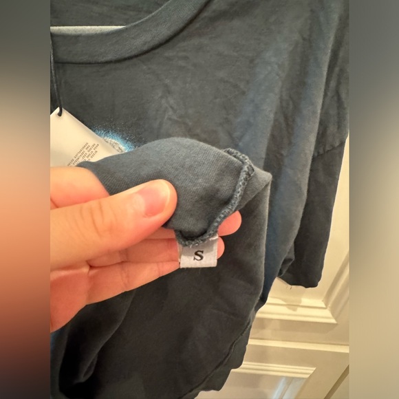 Daydreamer Small Johnny Cash Graphic Top. 🖤⚡️ - Picture 7 of 7